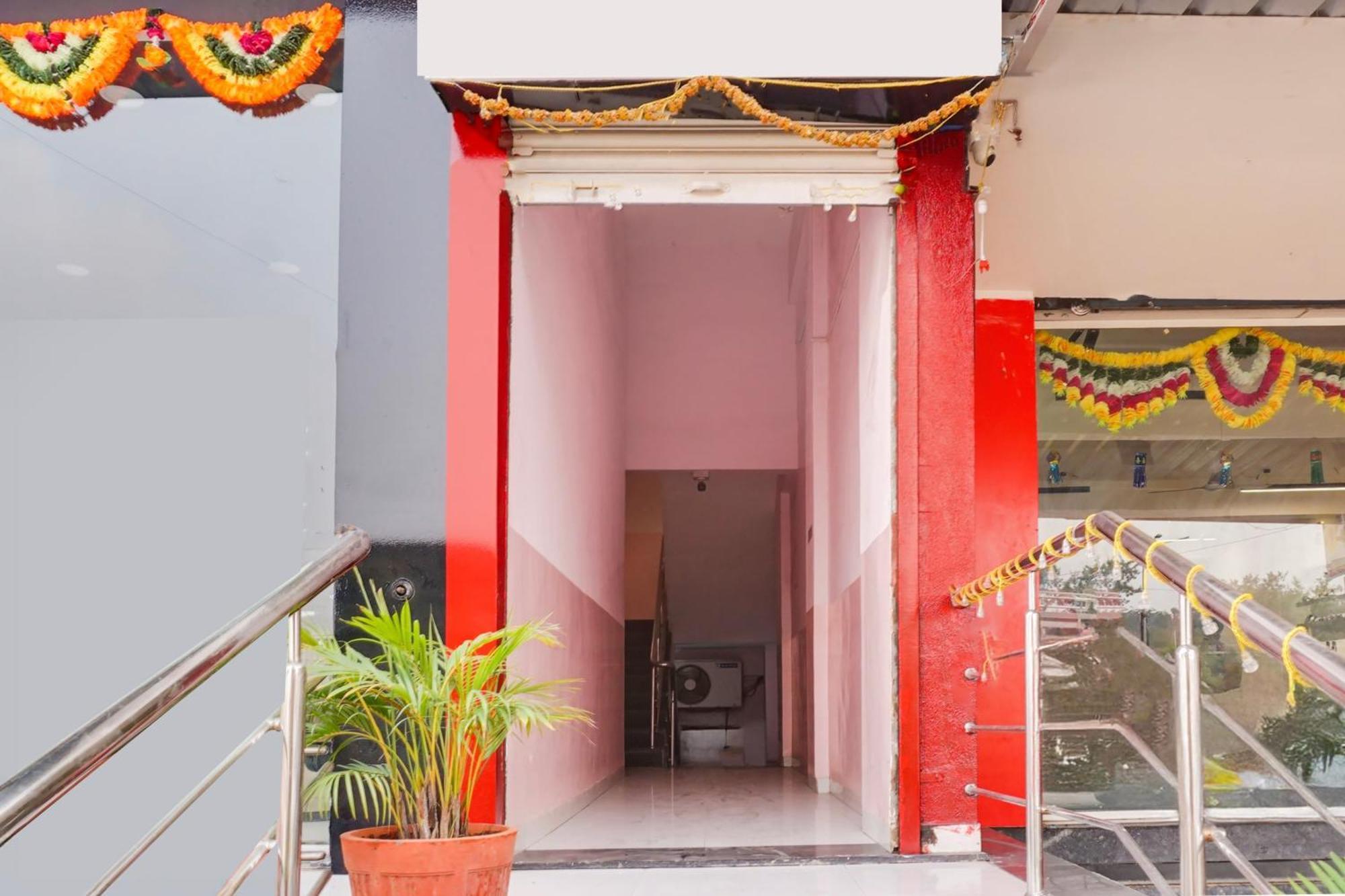 Super Collection O Chandan Nagar Kharadi Formerly Kharadi 4* Pune