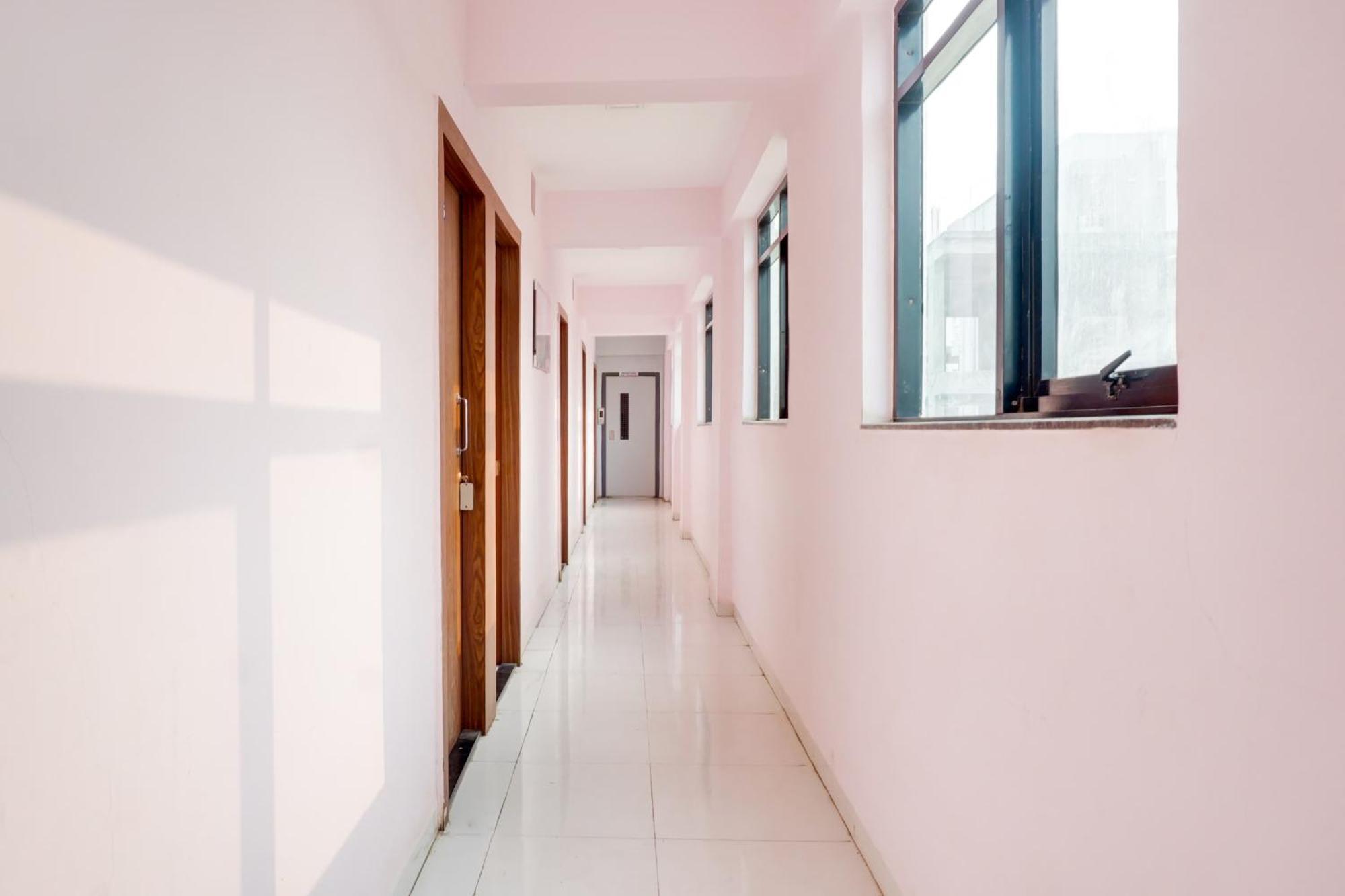 Hotel Super Collection O Chandan Nagar Kharadi Formerly Kharadi Pune