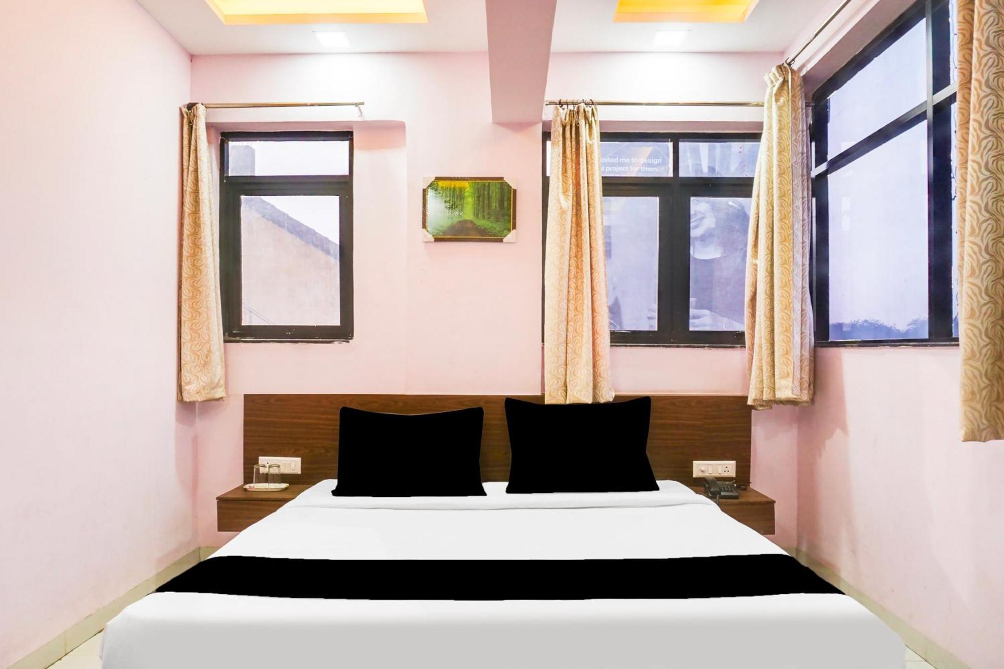 Hotel Super Collection O Chandan Nagar Kharadi Formerly Kharadi Pune